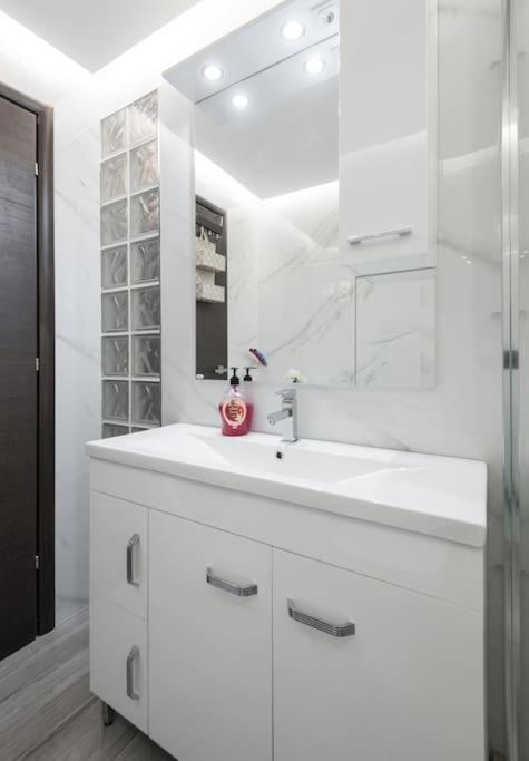 Luxury, Citycenter, 2Bedrooms, Apartment!. Солун Екстериор снимка